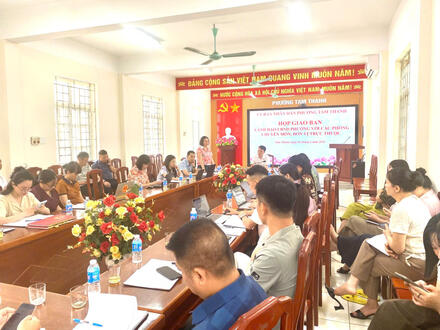 Kinh tế - Chính trị