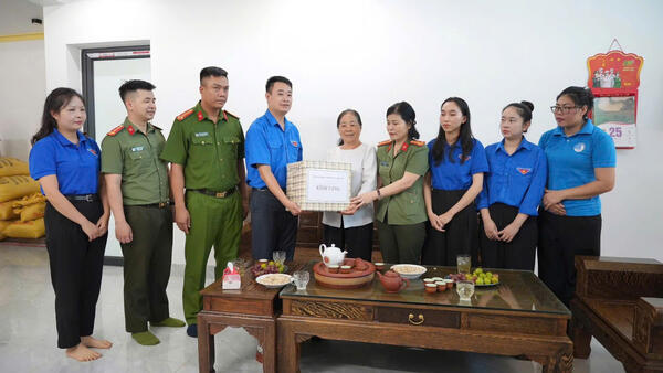 BỮA CƠM SUM VẦY - ẤM ÁP YÊU THƯƠNG