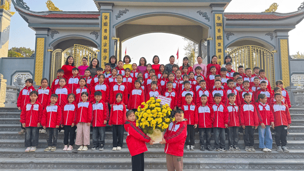 TRƯỜNG TIỂU HỌC LÊ VĂN TÁM TỔ CHỨC HOẠT ĐỘNG TRẢI NGHIỆM  “THĂM VIẾNG, CHĂM SÓC NGHĨA TRANG LIỆT SĨ TỈNH LẠNG SƠN”
