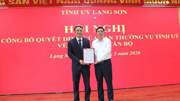 CÔNG BỐ QUYẾT ĐỊNH VỀ CÔNG TÁC CÁN BỘ TẠI PHƯỜNG TAM THANH