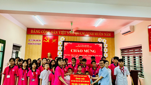 TRƯỜNG THCS TAM THANH TỔ CHỨC THĂM, TẶNG QUÀ TẠI CƠ SỞ BẢO TRỢ XÃ HỘI TỔNG HỢP TỈNH LẠNG SƠN.