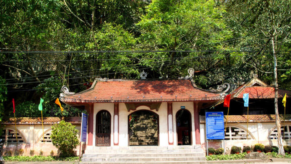 Động Nhị Thanh