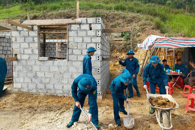 z7194301138354_b789b752c37dcf78604b8280b3b8e684_Dân quân phường Tam Thanh (xã Hoàng Đồng cũ)  làm công tác dân vận năm 202531c85