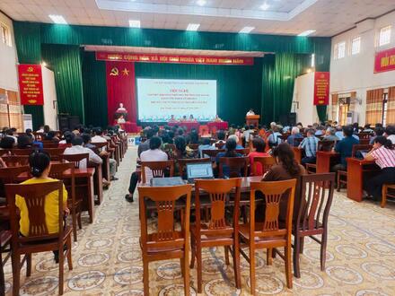 Kinh tế - Chính trị