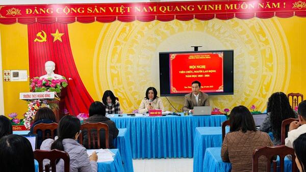 Trường THCS Hoàng Đồng tổ chức Hội nghị viên chức, người lao động năm học 2025 – 2026