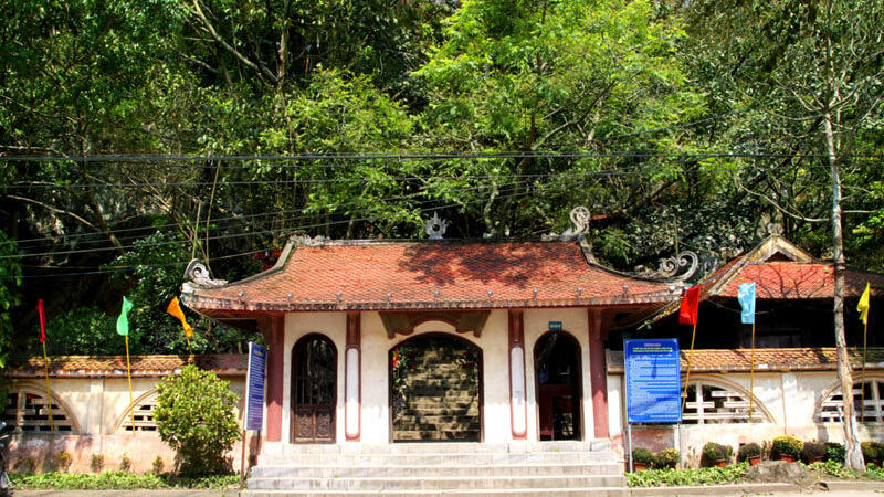Động Nhị Thanh
